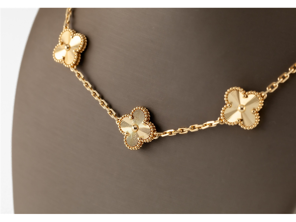 طلای ون کلیف چیست و چه ارتباطی با برند Van Cleef & Arpels دارد؟